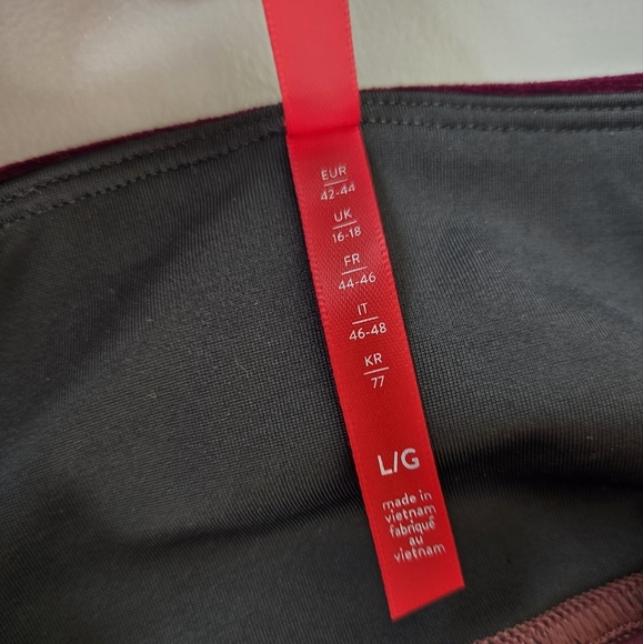 Spanx Burgandy Velvet Leggings Large - Picture 9 of 9